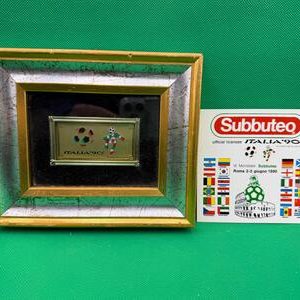 Subbuteo cornice Italia 90 + adesivo